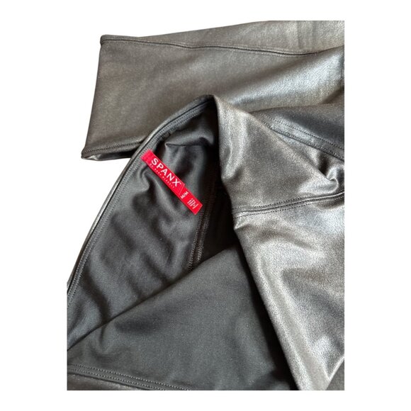 SPANX LEATHER LOOK LEGGINGS. SUPER COOL! SIZE M/M - Picture 4 of 6